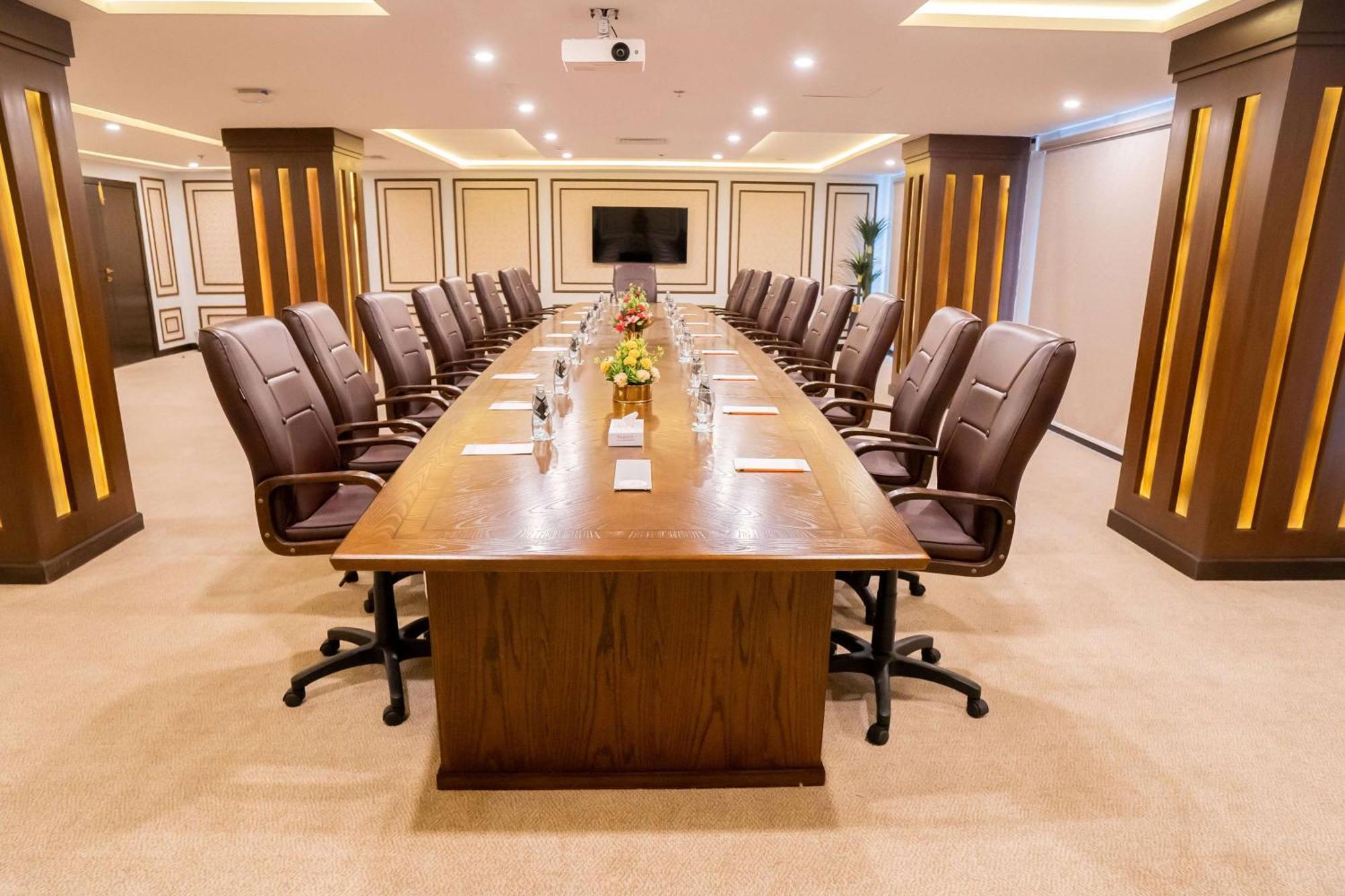 Ramada By Wyndham Murree Lower Topa Resort Ngoại thất bức ảnh