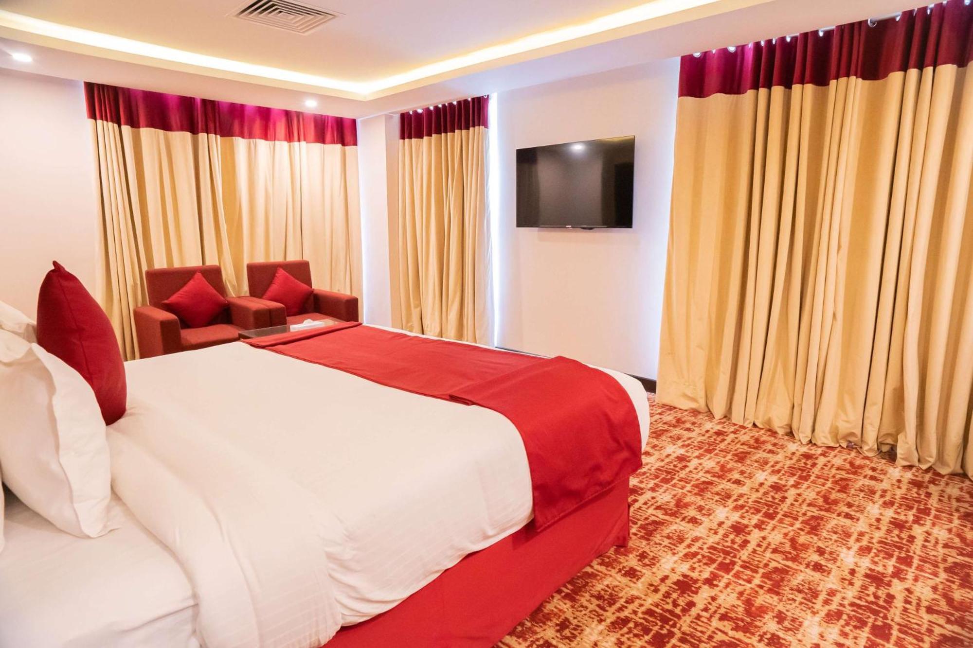 Ramada By Wyndham Murree Lower Topa Resort Ngoại thất bức ảnh