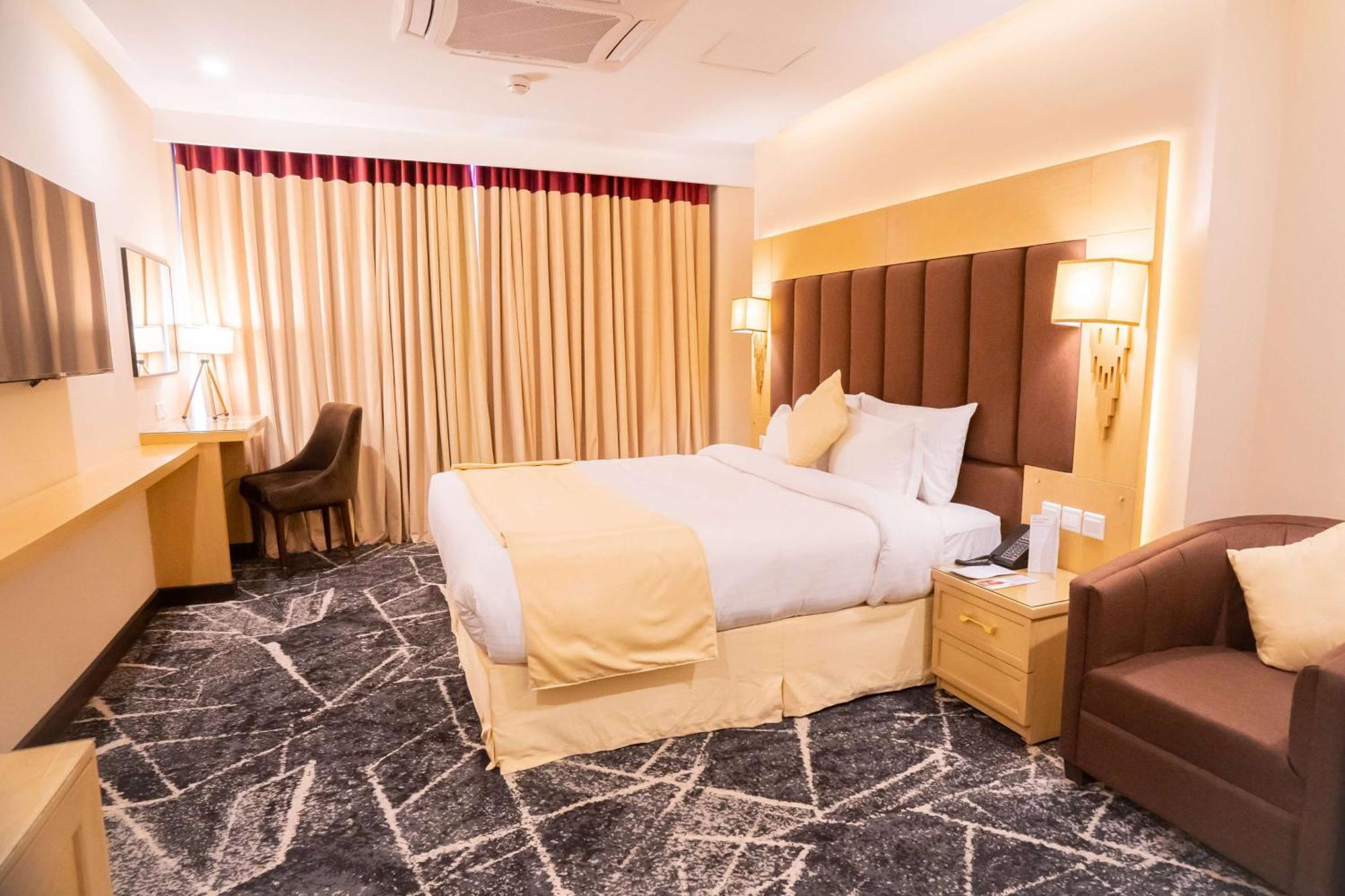 Ramada By Wyndham Murree Lower Topa Resort Ngoại thất bức ảnh