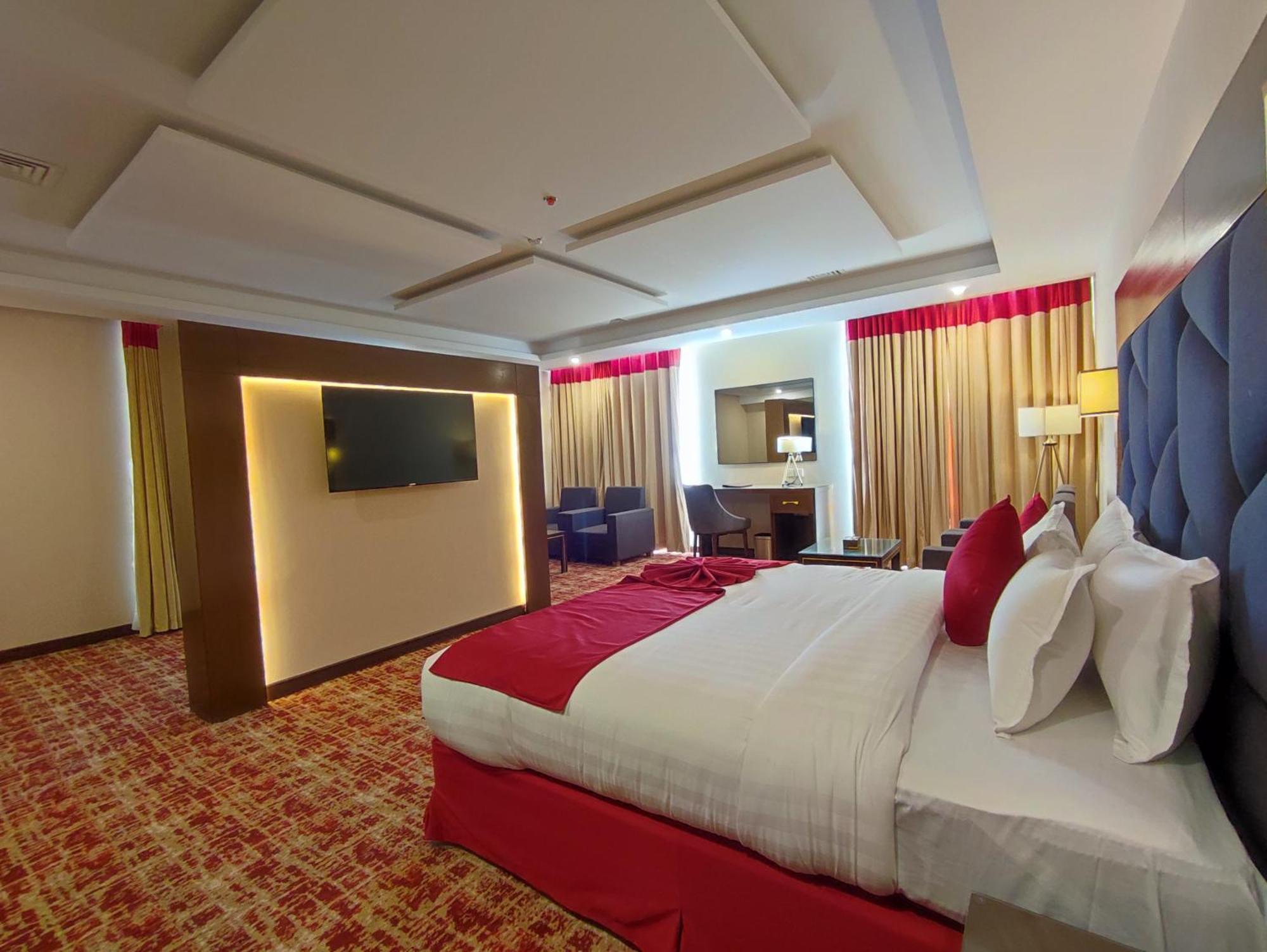 Ramada By Wyndham Murree Lower Topa Resort Ngoại thất bức ảnh